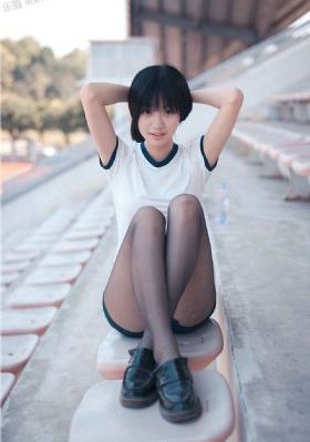 亚洲成人av熟女-迅雷免费国语在线观看