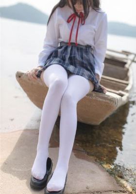 躲在阳台上的偷情者-腾讯云播电影无删减版